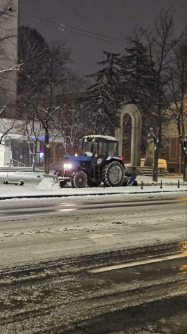 Intervention of municipal services to remove snow from roads in the capital